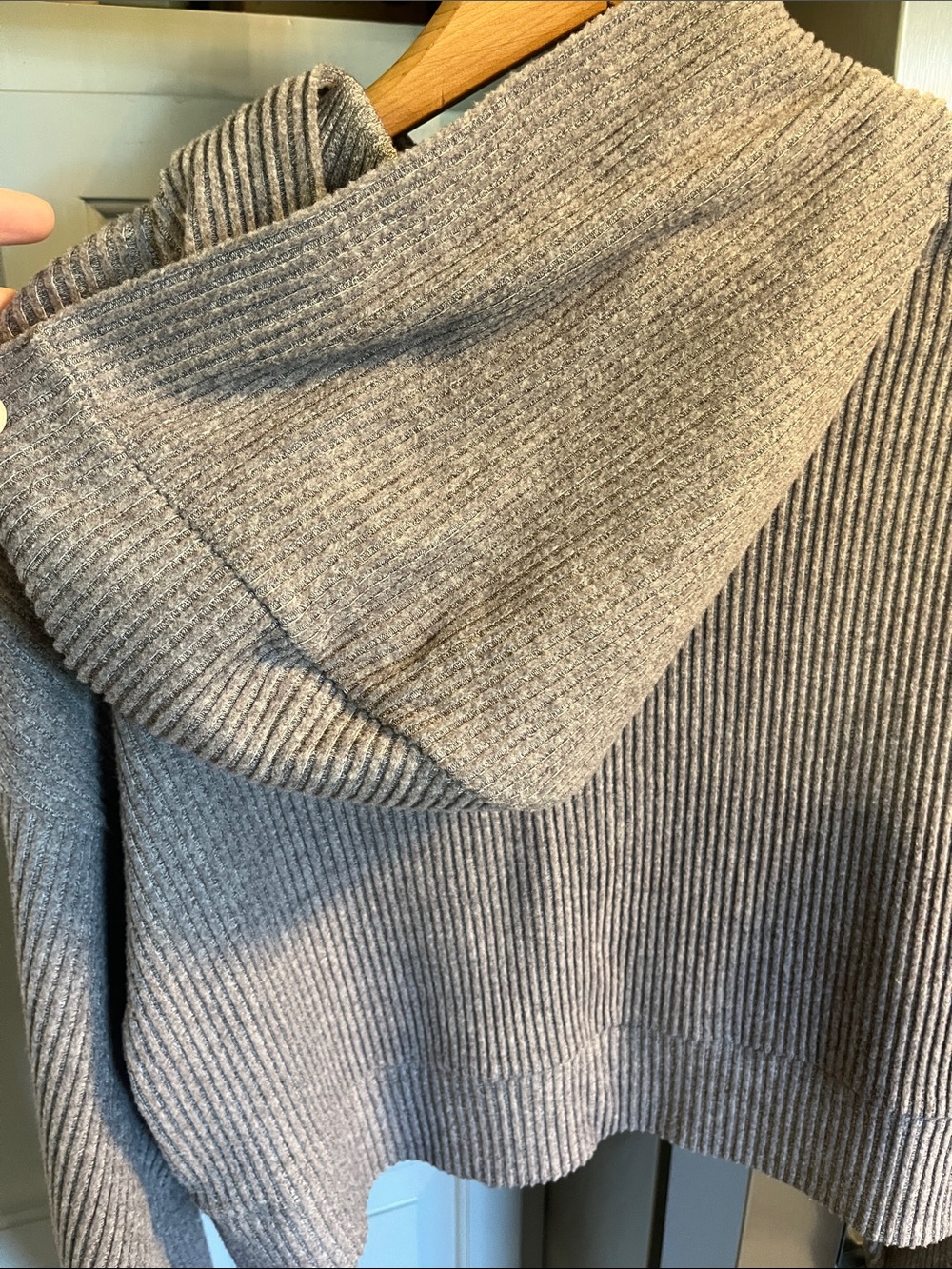 ALO Yoga Ribbed Hooded Cropped Sweater - Mauve Taupe Women’s Sz S - Picture 10 of 12